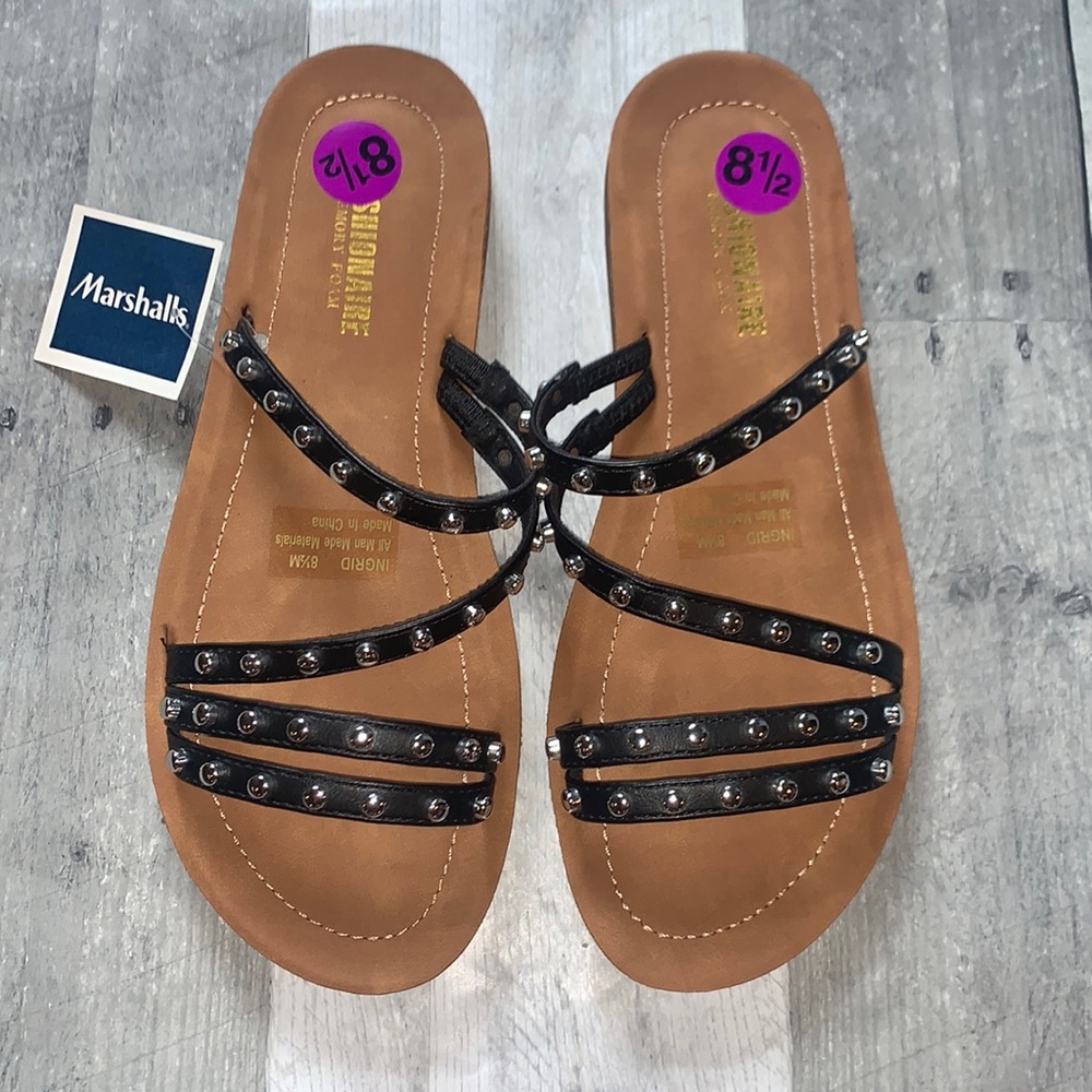 NWT Cushionaire Memory Foam sandals. 8.5